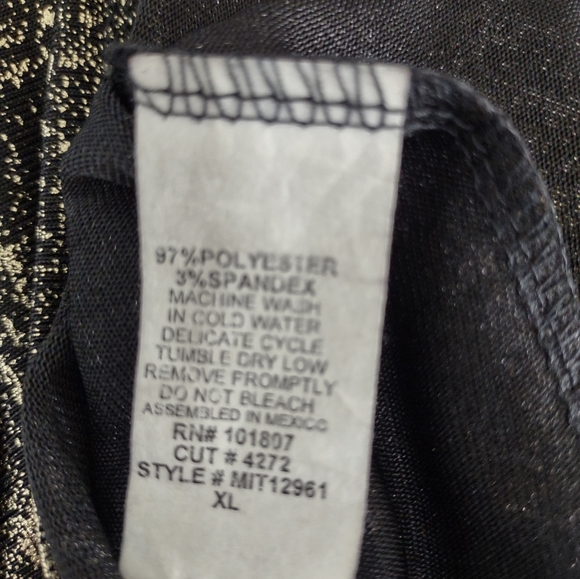 Emi and Joe metallic tank top - Picture 4 of 4